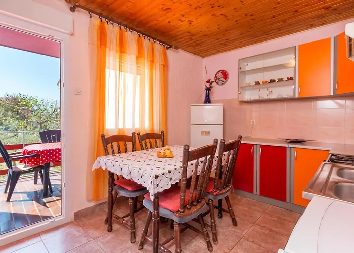 2 Bedroom Lovely In Διαμέρισμα Πούλα