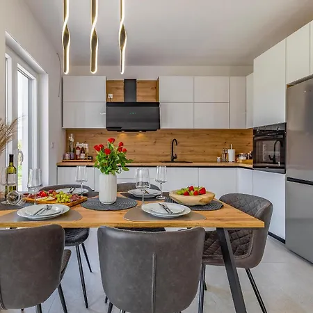 2 Bedroom Lovely In * Pula