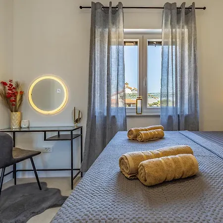 2 Bedroom Lovely In Apartment